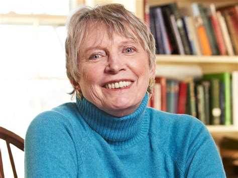 What is Lois Lowry Education: A Journey Through Literary Influence and Academic Foundations